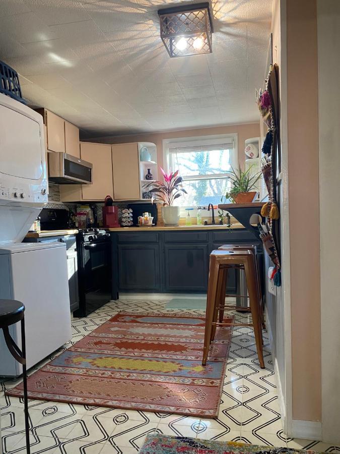 Boho-Chic Travel Pad - Unit 2 Apartment Bloomington Exterior photo